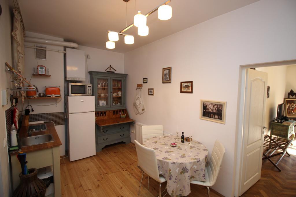 Versus Art Studio Braşov Rom bilde